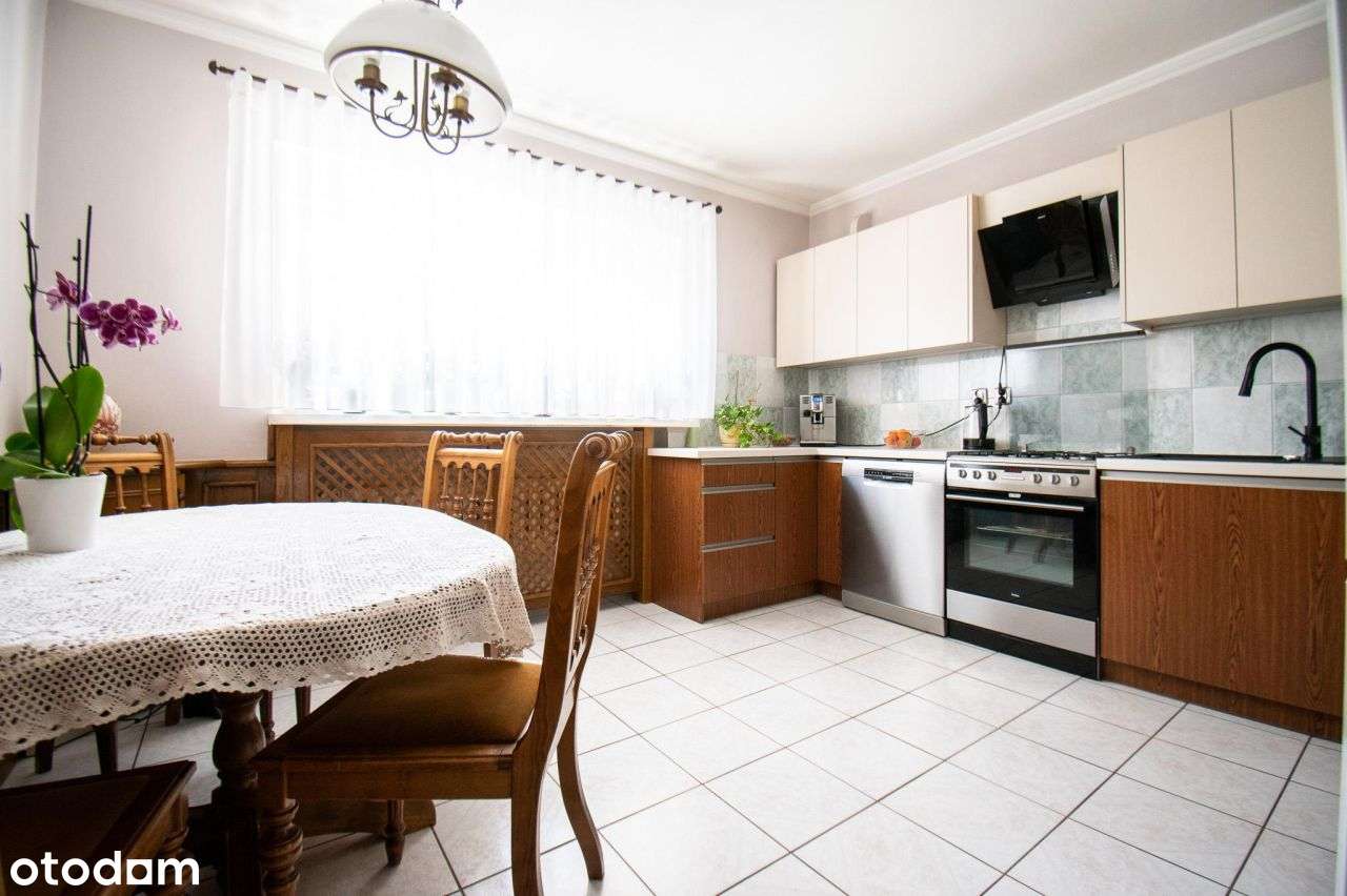 Bardzo zadbany, z dużym garażem, bez prowizji-9