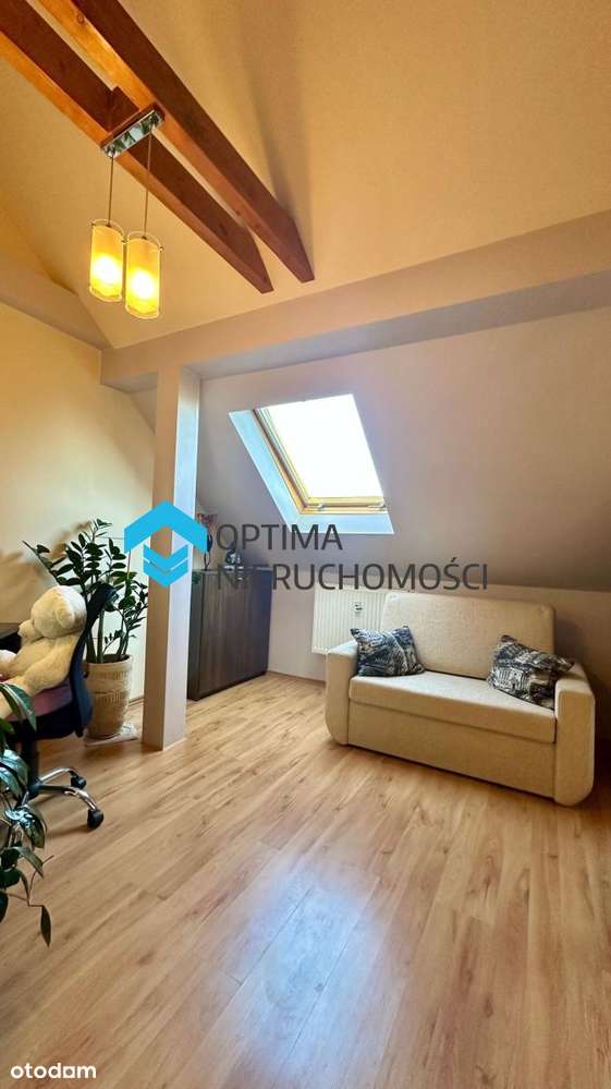 Przytulne mieszkanie z wiatą garażową-11