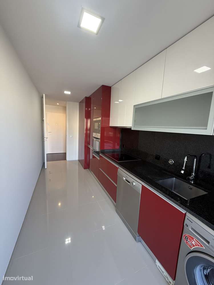 Apartamento T1 seminovo a 200 metros da praia - Grande imagem: 4/15