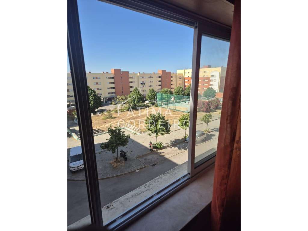 T2 situado no Monte da Caparica, 3º andar em prédio com elevador-3
