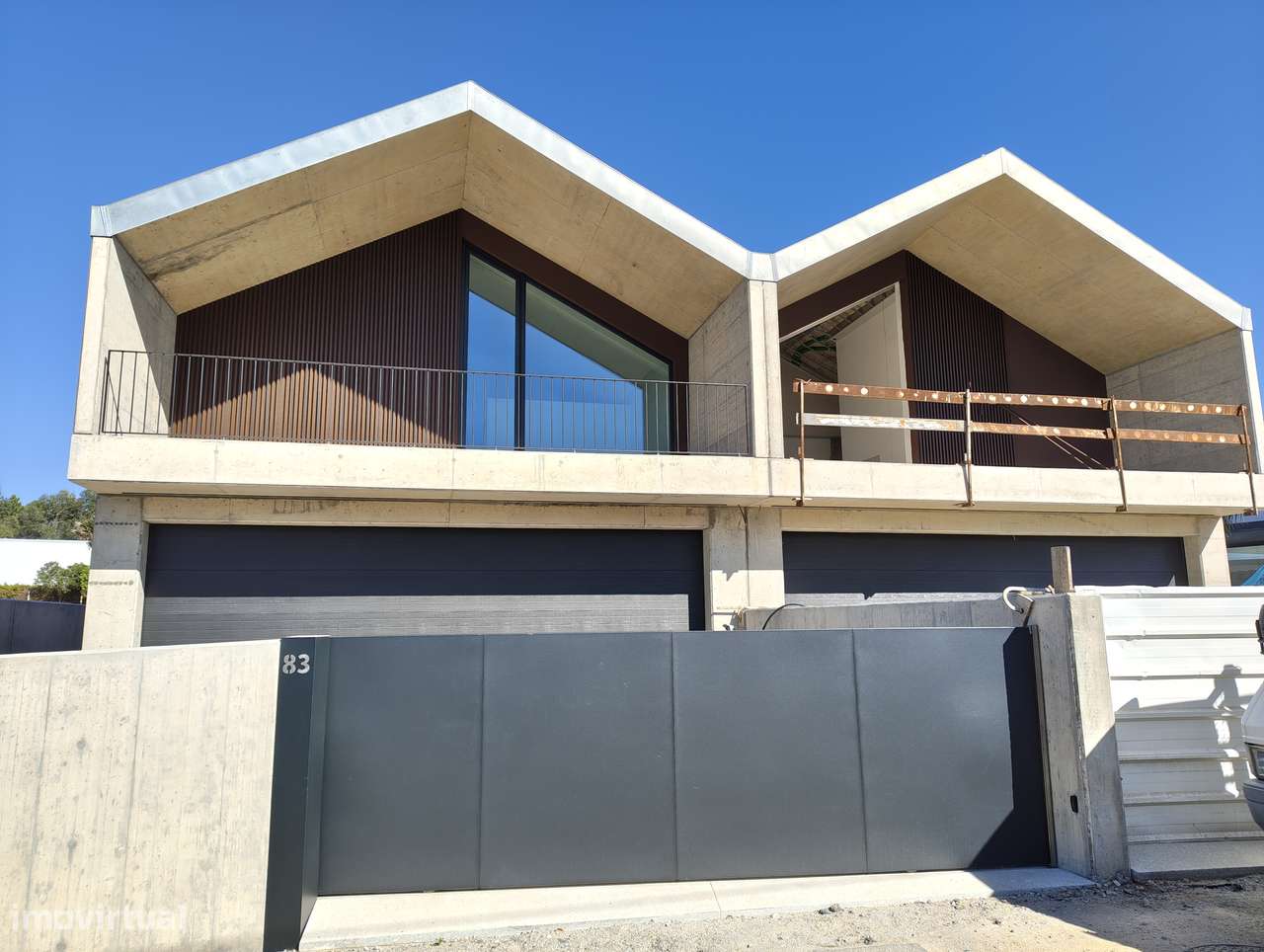 MORADIA NOVA com Piscina e Jardim - Junto ao Mar .-18