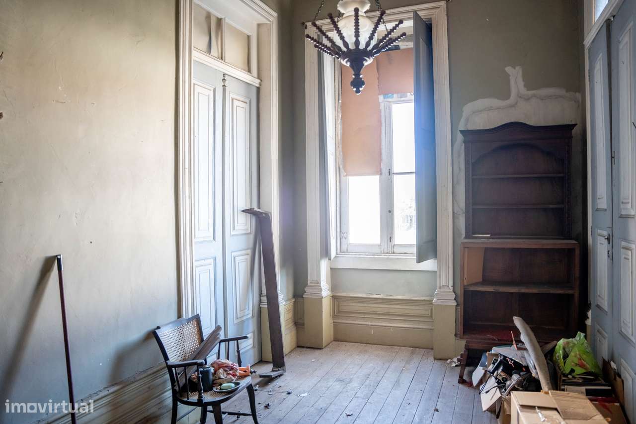 Imóvel com carácter e muito potencial de valorização.-11