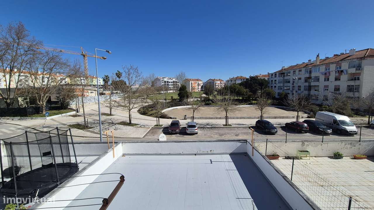 T3 com varanda e cozinha separada em Montijo-10