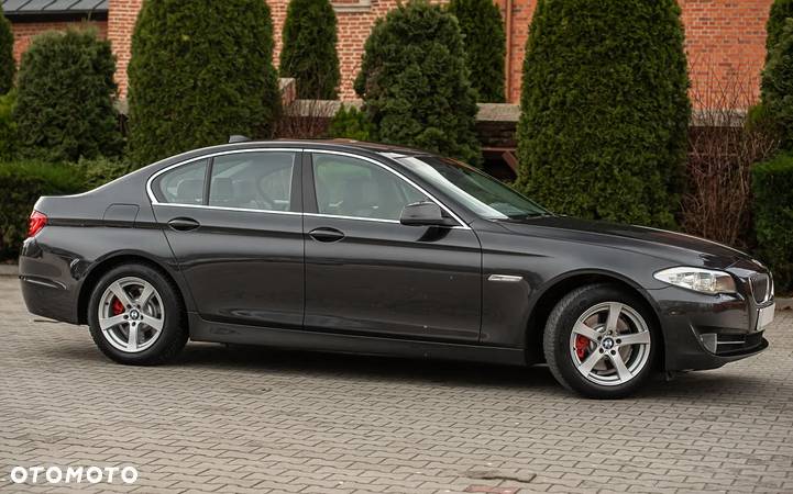 BMW Seria 5 520d xDrive Luxury Line - 3