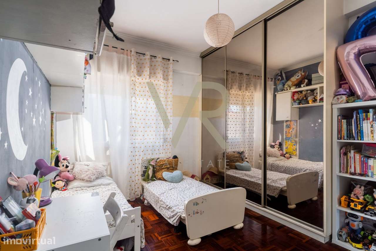 T2 em Odivelas — tranquilidade, localização e potencial a poucos m-7