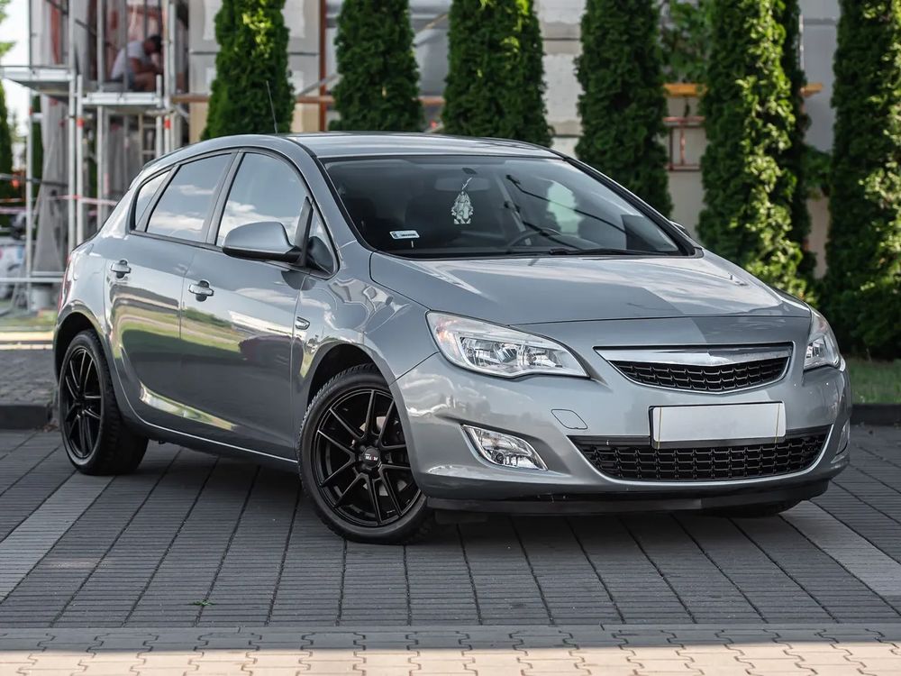 Opel Astra J 1.4 Active 2011