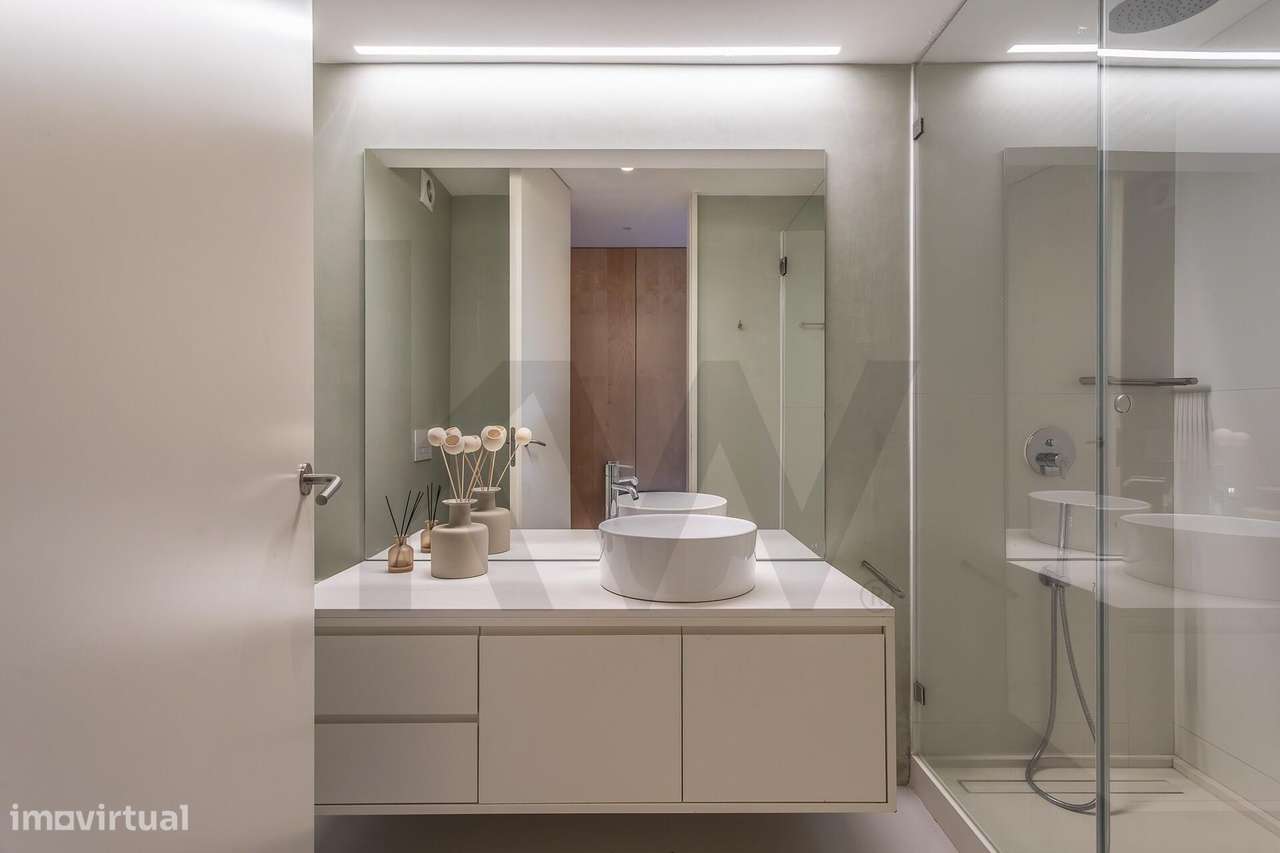 Apartamento T3 Renovado no Condomínio Torres de Lisboa | Laranjeiras S-33