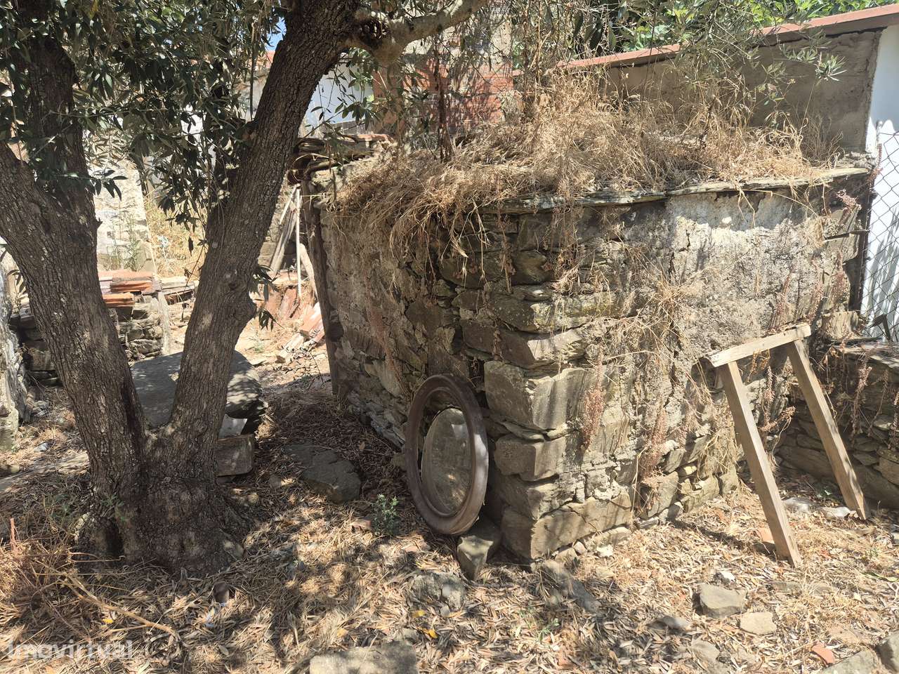 Moradia terrea com terreno na Aldeia dos Fernandes-12