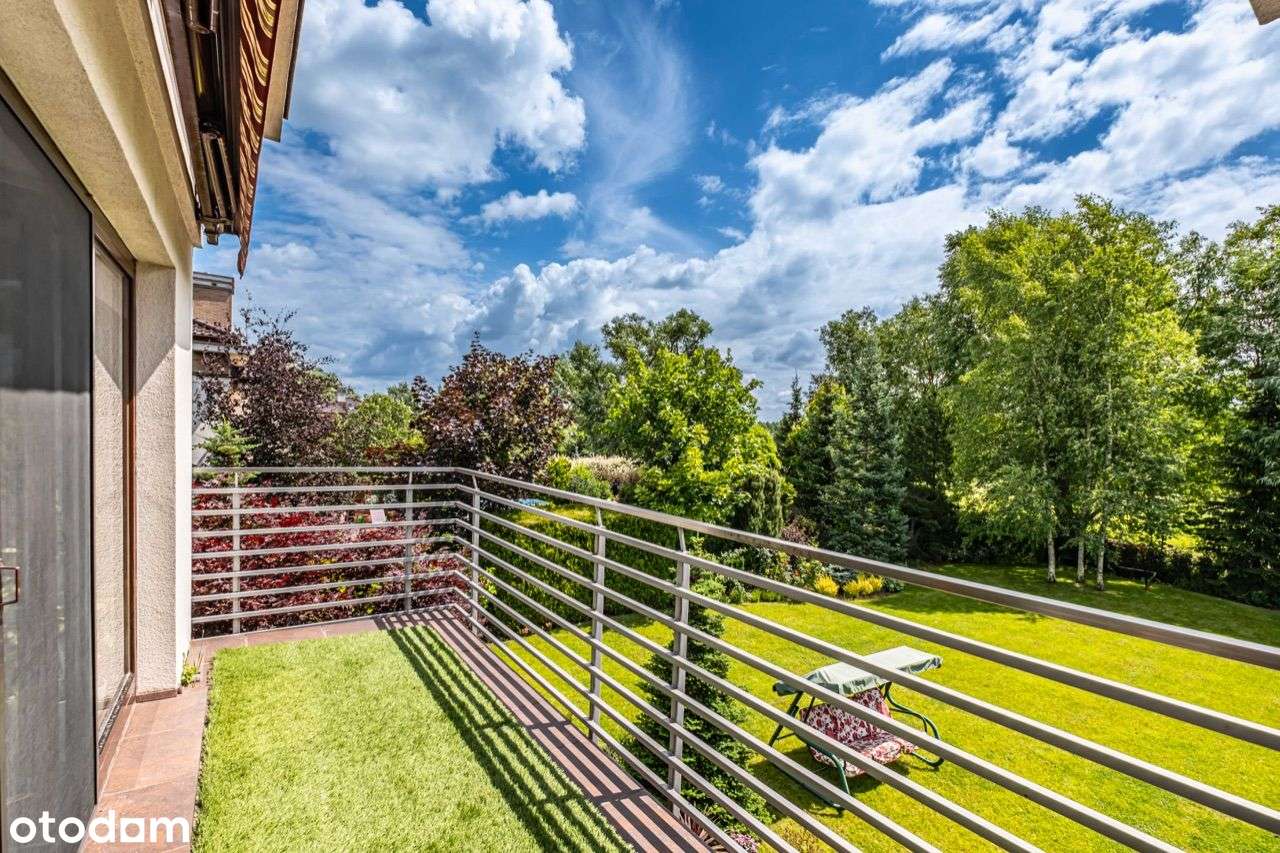 Bliźniak z pięknym, dużym ogrodem-19