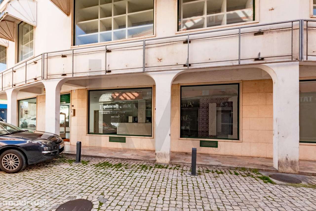 Espaço Comercial Versátil com 667 m2 no Centro de Alverca - Grande imagem: 4/35