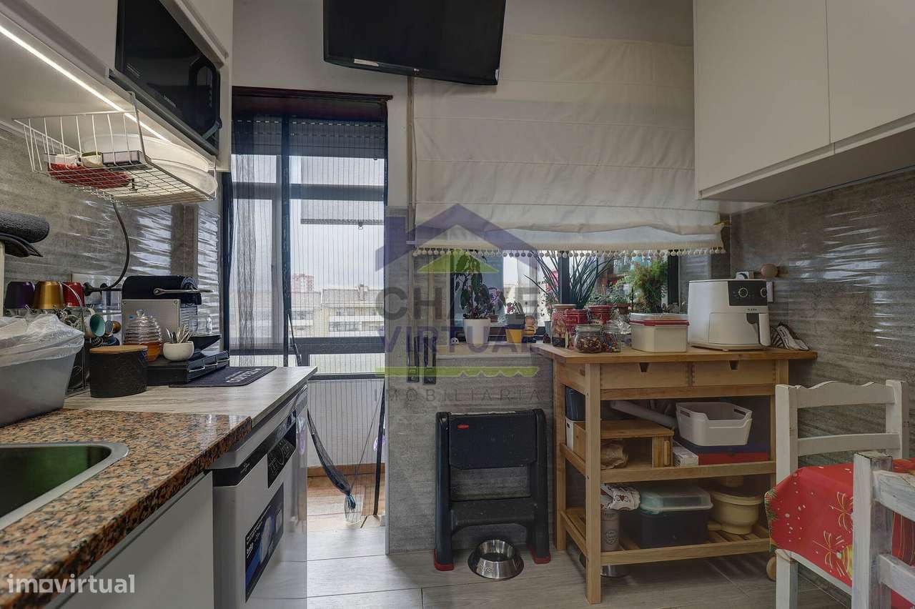 Apartamento T2 com Garagem - Centro Bombarral - Grande imagem: 3/31