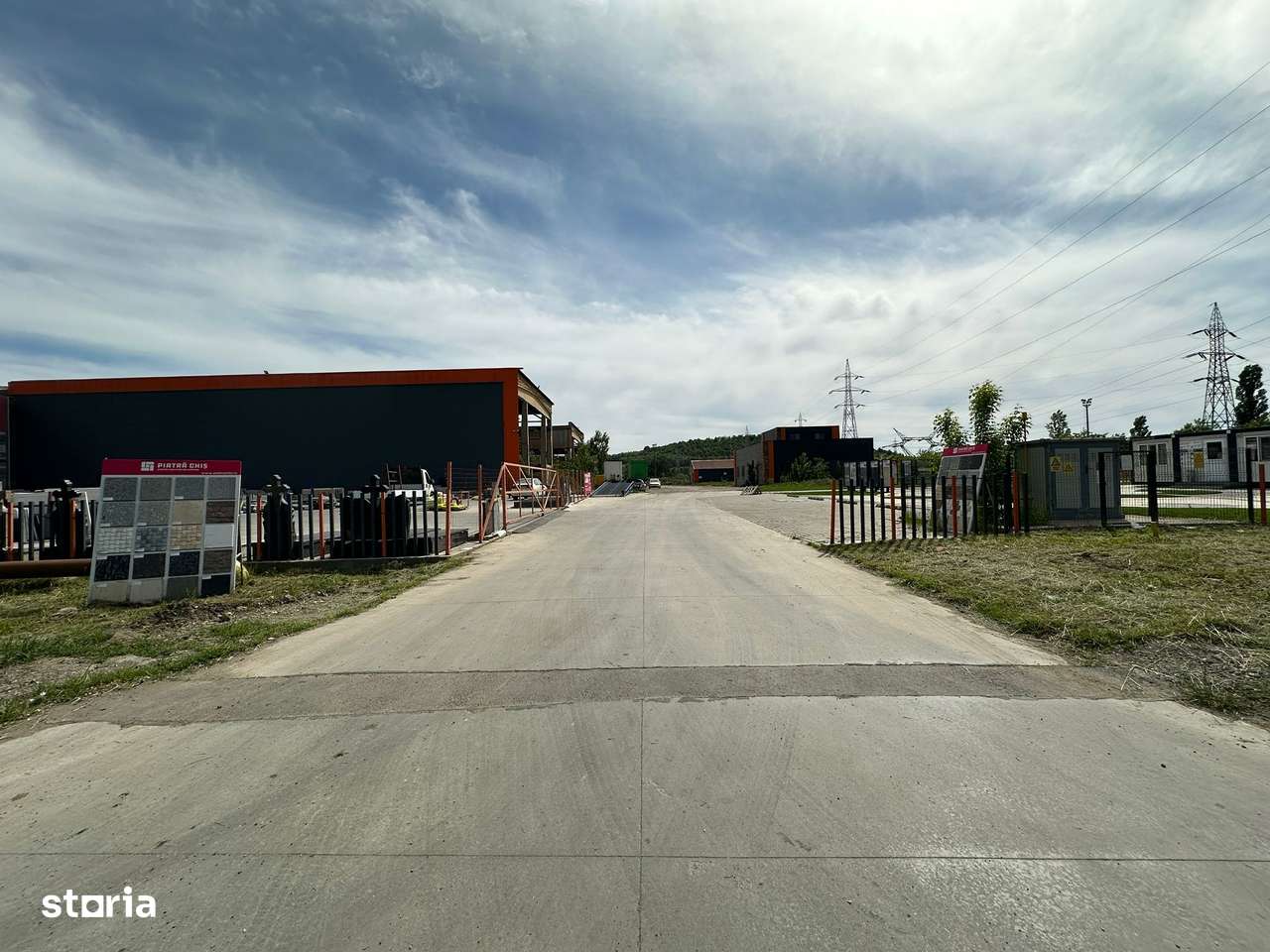 Teren, platforma 200-5000mp, in spate la Piatra Chis - Imagine principală: 5/7