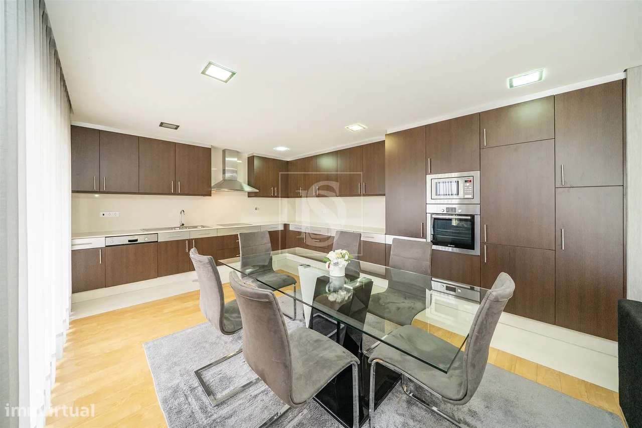 Moradia T4 com 2 Suites em Gamil – Barcelos-8