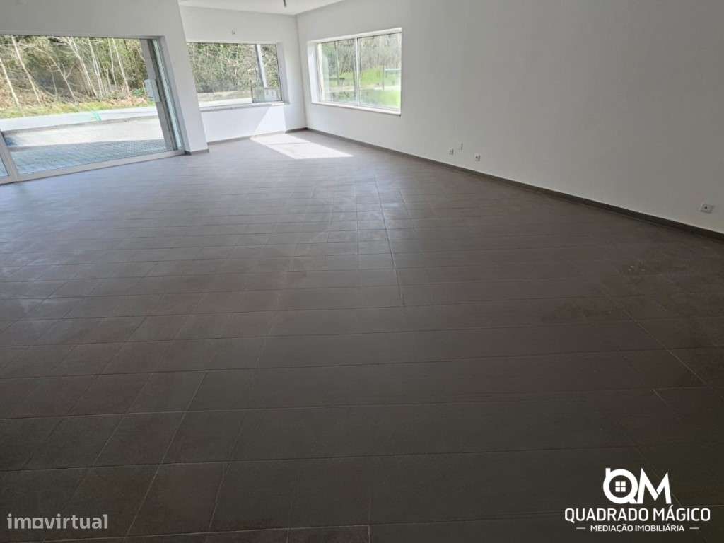 Loja para arrendamento a escassos minutos do Centro da Feira! - Grande imagem: 3/18