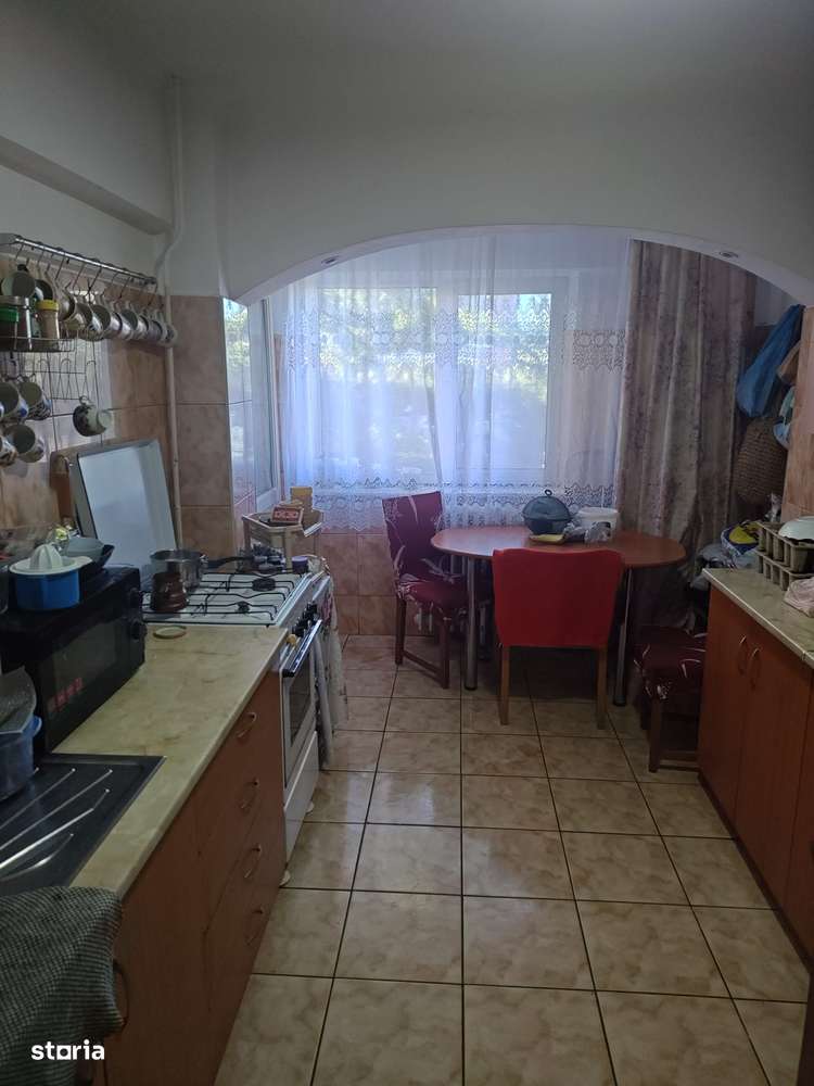 Apartament 3 camere cu boxa  / Zona Nord / Biserica /-0