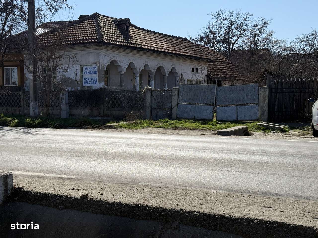 Teren cu casa batraneasca, 1800mp,Livezi-Podari,la strada principala-2