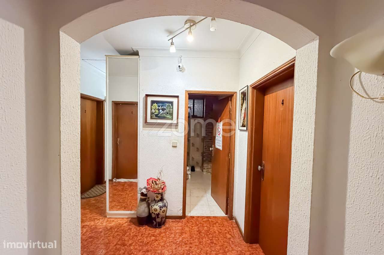 Andar de Moradia junto ao Metro de Fonte do Cuco – Senhora da Hora - Grande imagem: 2/16