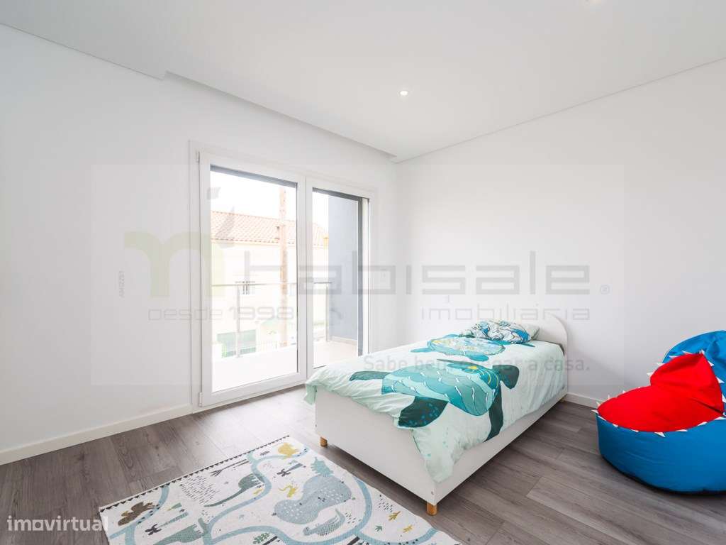 Moradia T4+1 moderna em Vale Grande, Odivelas-21