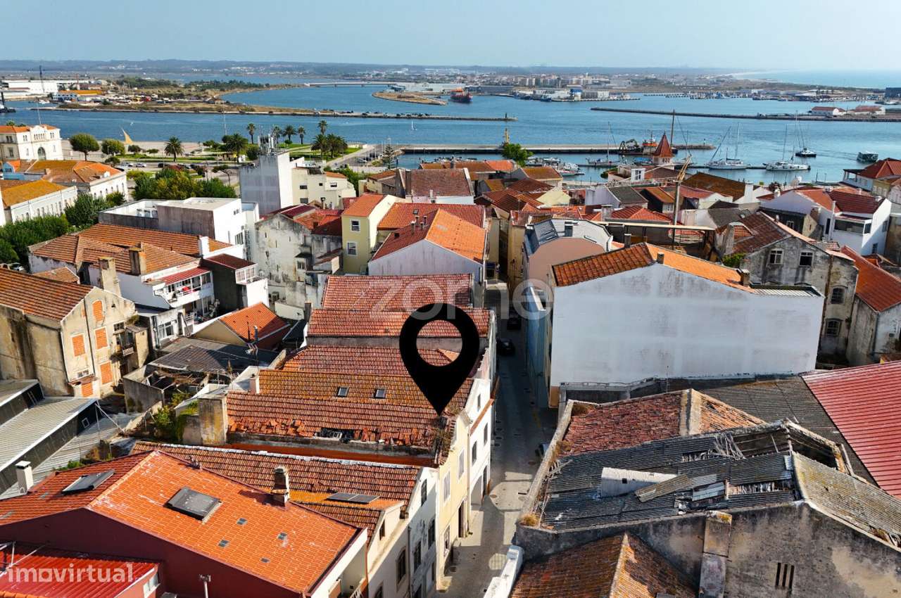 Moradia | 3 Pisos | Recuperar | Centro Histórico | Figueira da Foz - Grande imagem: 2/26