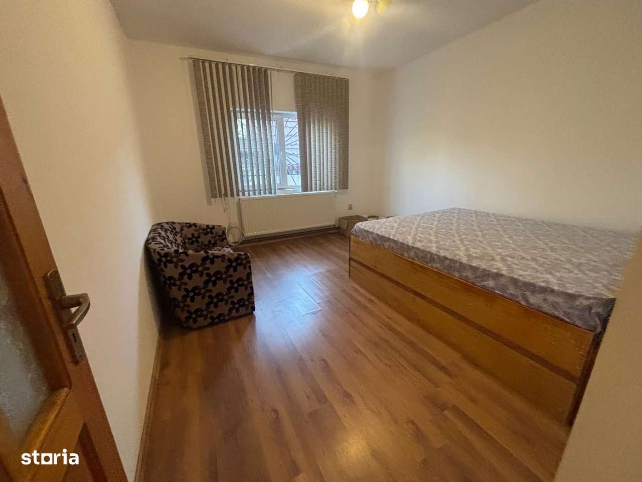 Vila cu 6 camere, din 2000, in Tomesti-4