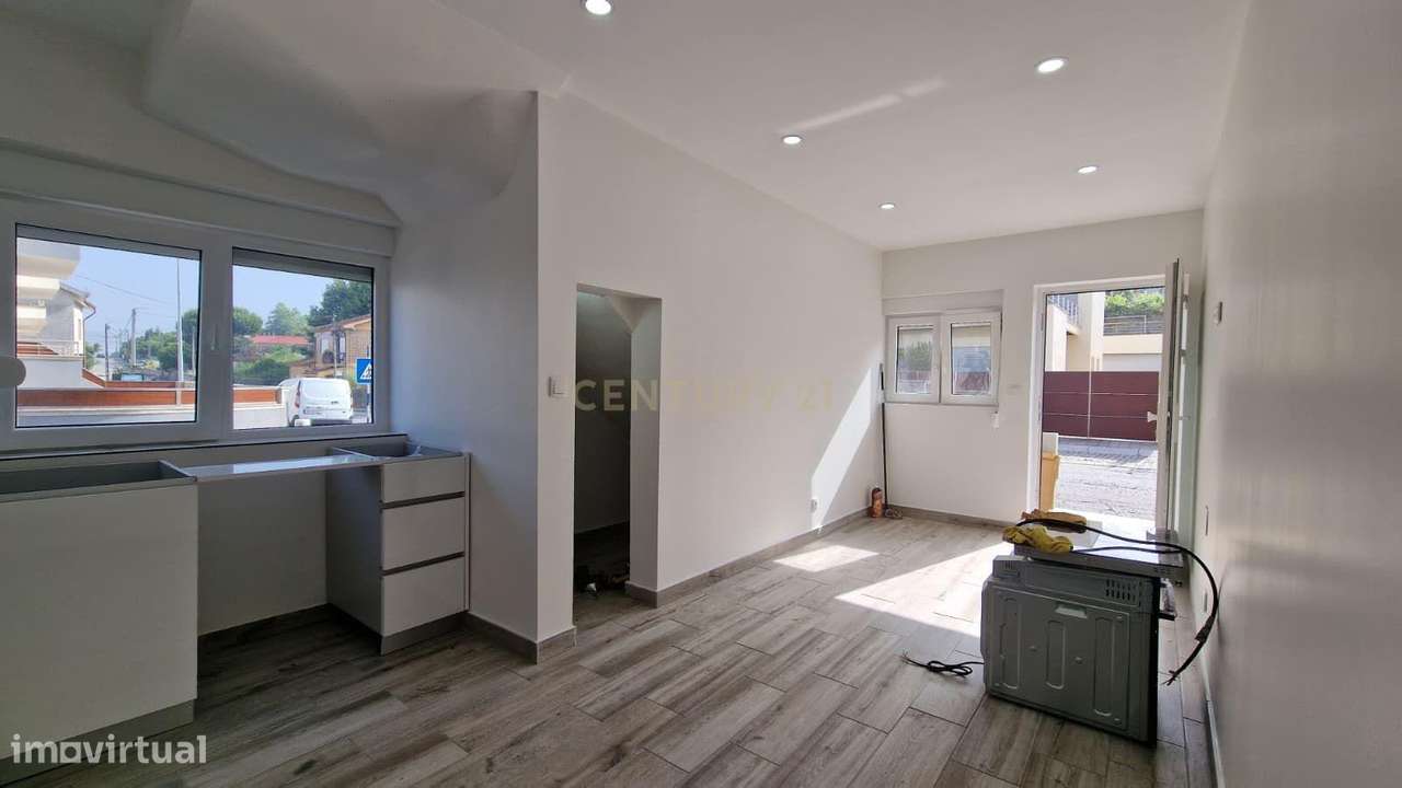 Prédio com 5 habitações em Fânzeres - Grande imagem: 5/15