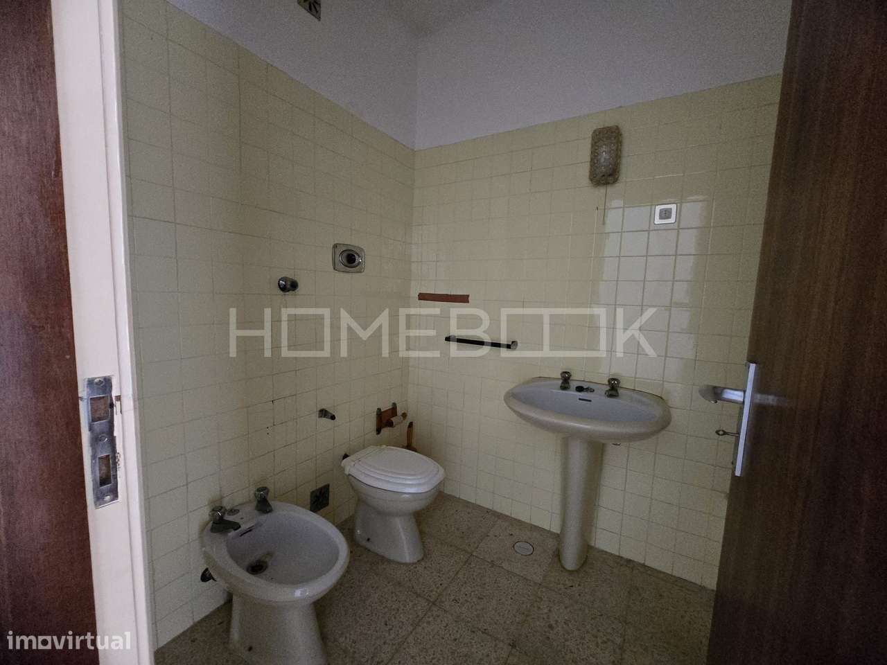 Apartamento T3  em Setúbal com varanda-20