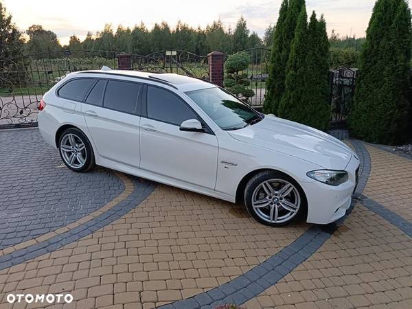 BMW Seria 5 525d xDrive Luxury Line - 1