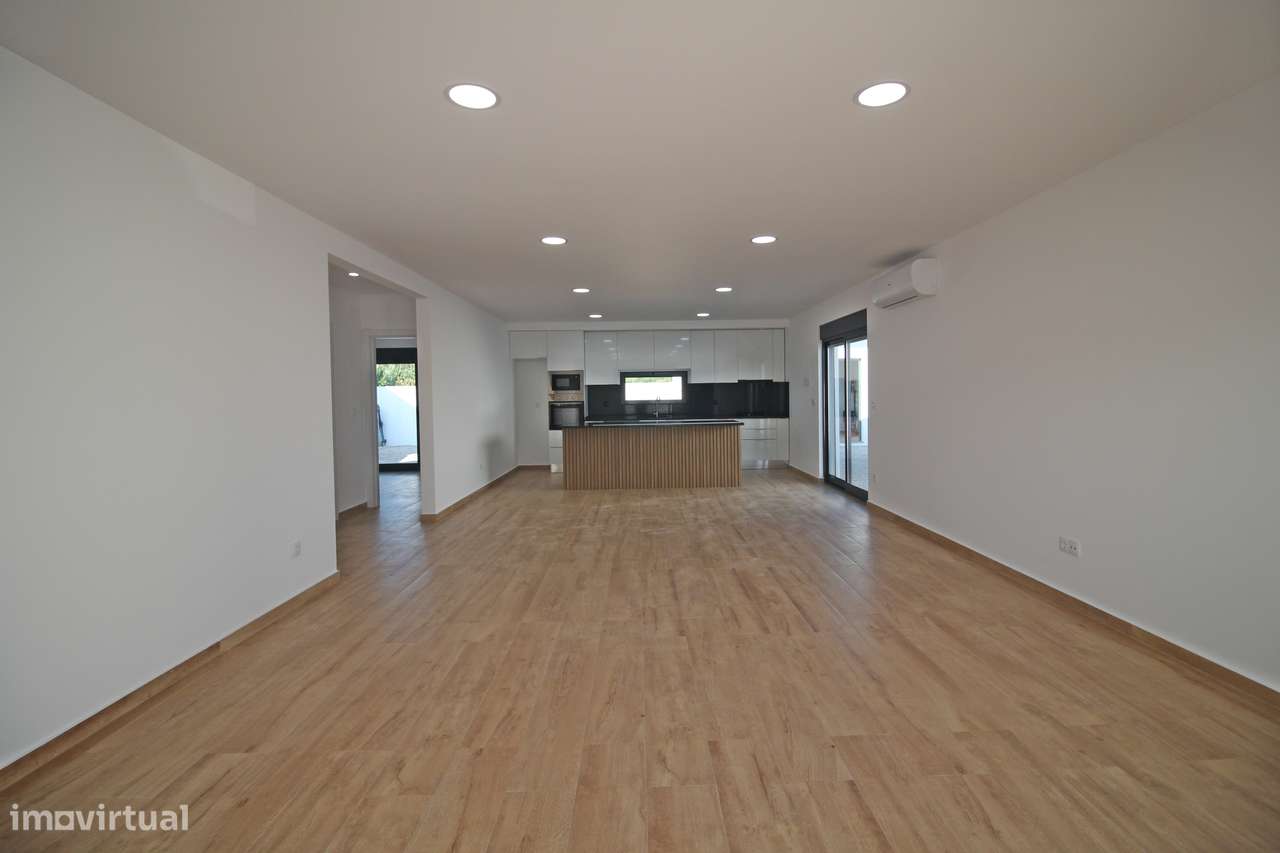 Moradia Térrea Isolada T3 Nova em lote de 340m2 em Fernão Ferro-9