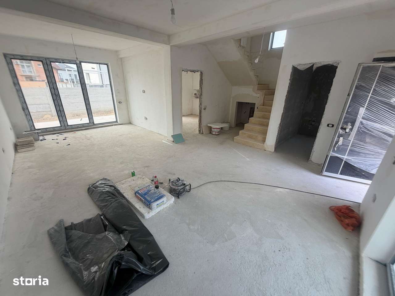 CASA INDIVIDUALA- 4 CAMERE, TOATE UTILITATILE, TEREN 240 MP, COMIS 0%-9