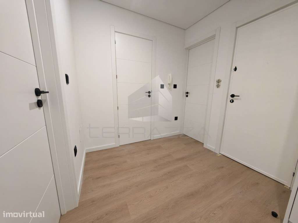 Apartamento novo T1 com terraço - Porto-5