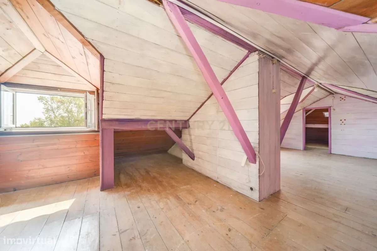 Quinta/Moradia na Póvoa de Santa Iria em Lote 2300m2-45