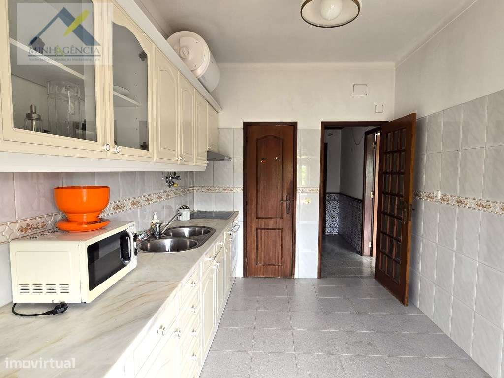 Apartamento T2 na Av. Bento Gonçalves em Setúbal-7