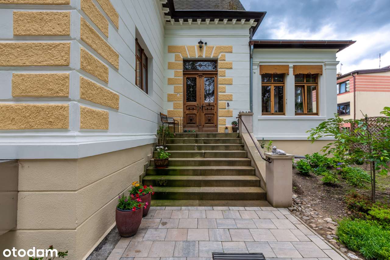 Unikatowe mieszkanie willowe dla konesera z dużym ogrodem-1