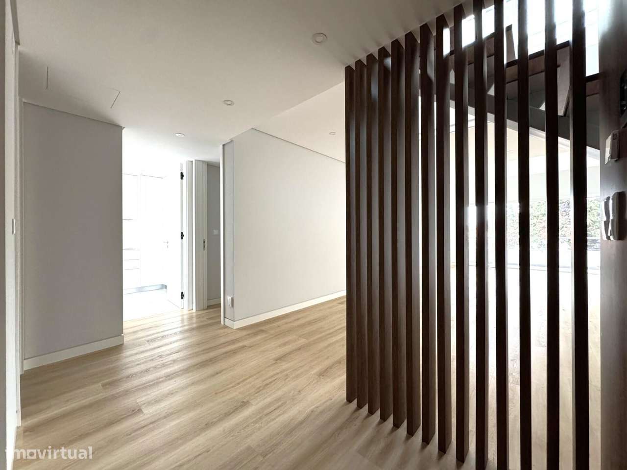 Apartamento T3 novo com Mezzanine e estacionamento no centro de Carcav - Grande imagem: 2/37