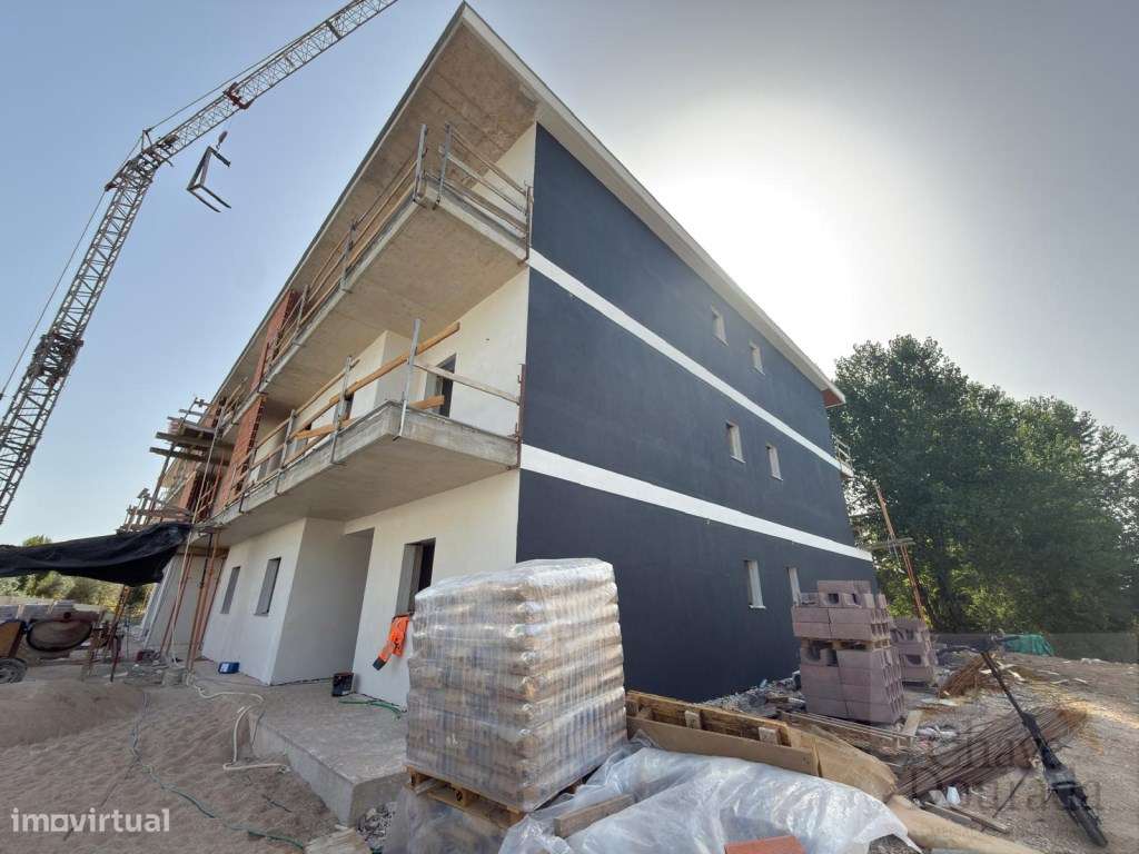 Apartamento T3 com logradouro e garagem - Mealhada-0