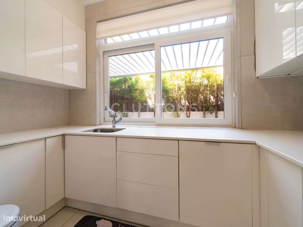 Moradia T4, 4 pisos, terraço, no coração de Campo de Ourique, Lisboa-9