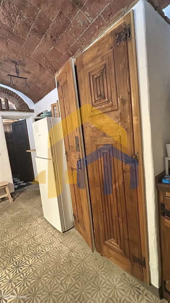 🏡 Moradia Térrea em Banda T2 no Centro de Estremoz-13