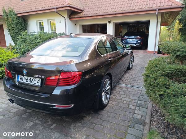 BMW Seria 5 525d xDrive Luxury Line - 10