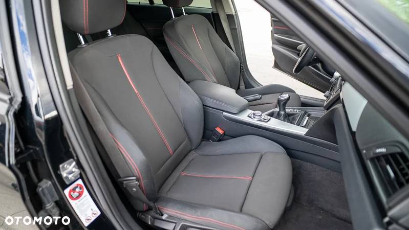 BMW Seria 3 320d Sport Line - 24