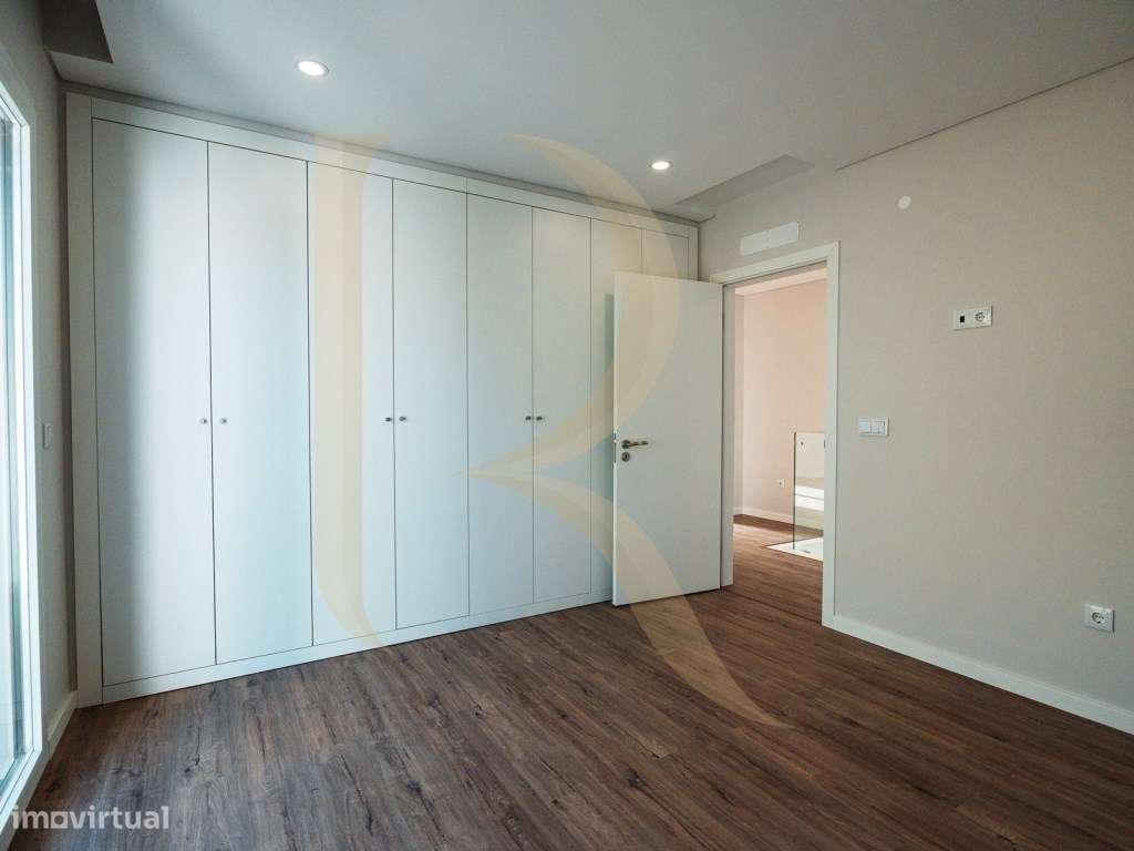Apartamento T3 com elevador e arrecadação em remodelação total em M...-4
