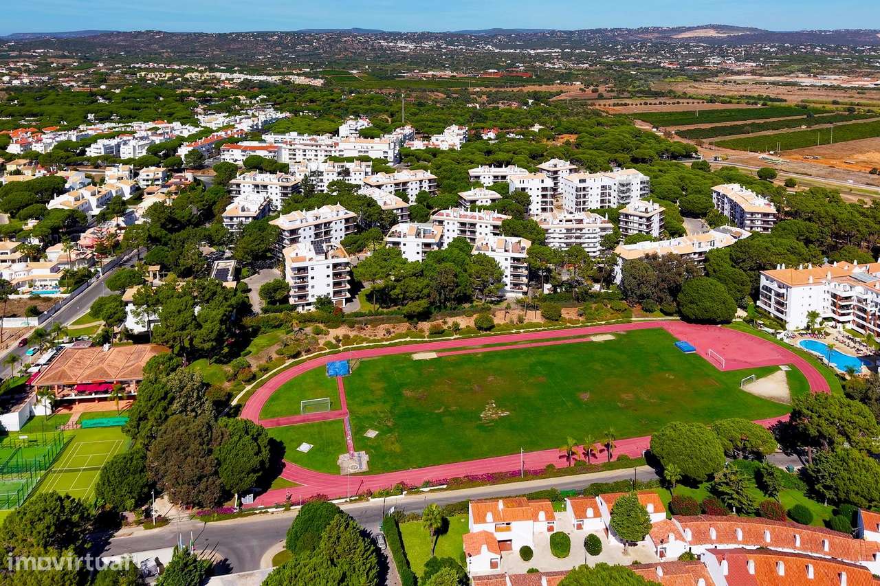 T2 a 500 m da Praia da Falésia com Garagem e Piscina | Albufeira-39