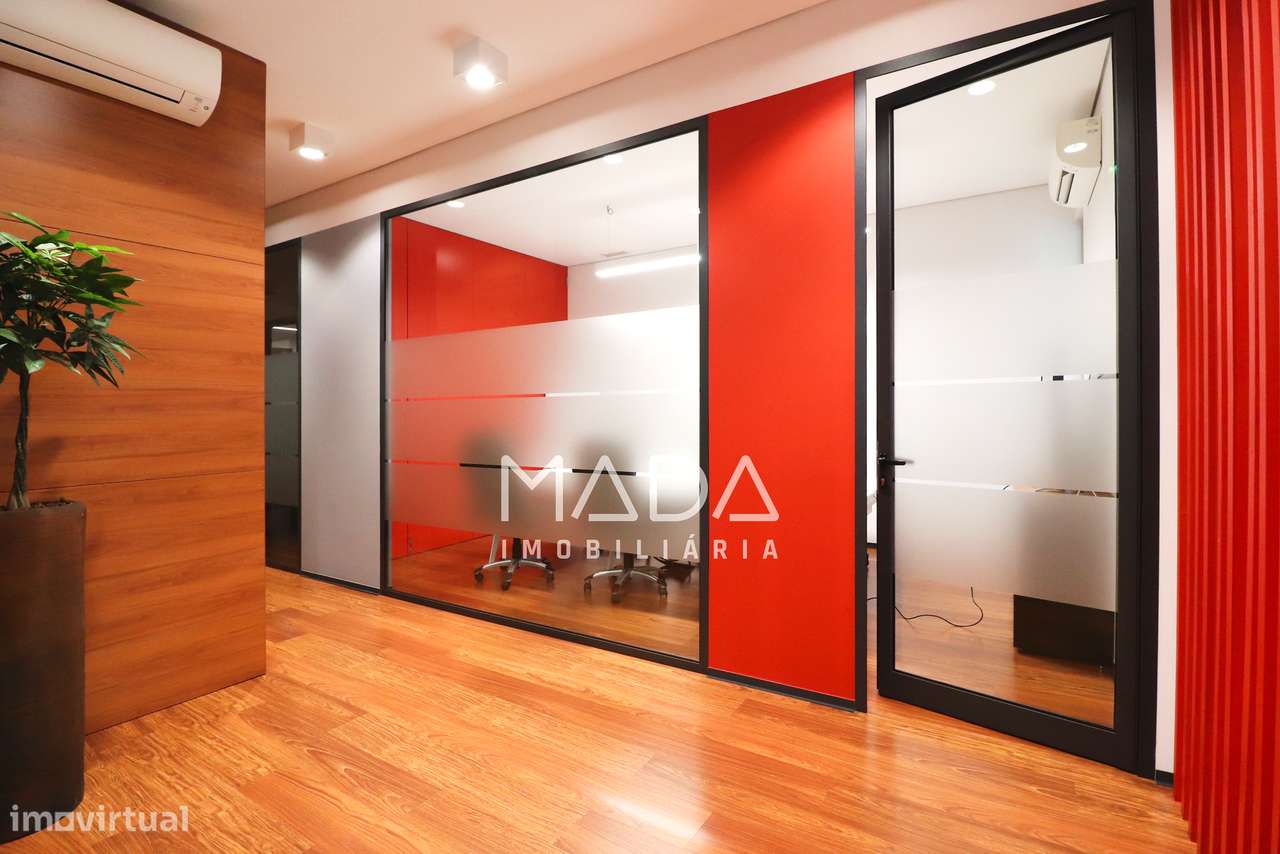 Escritório c/garagem (12 carros) na Av. da República em V.N. de Gaia - Grande imagem: 4/50