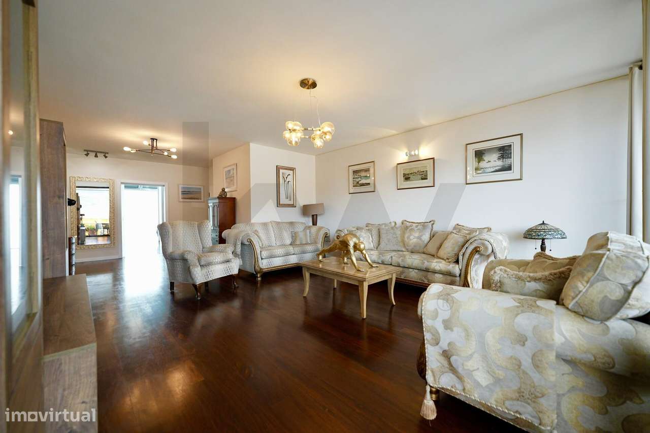 Apartamento T2 nas Madalenas com 170 m2 de área bruta, último piso.-23