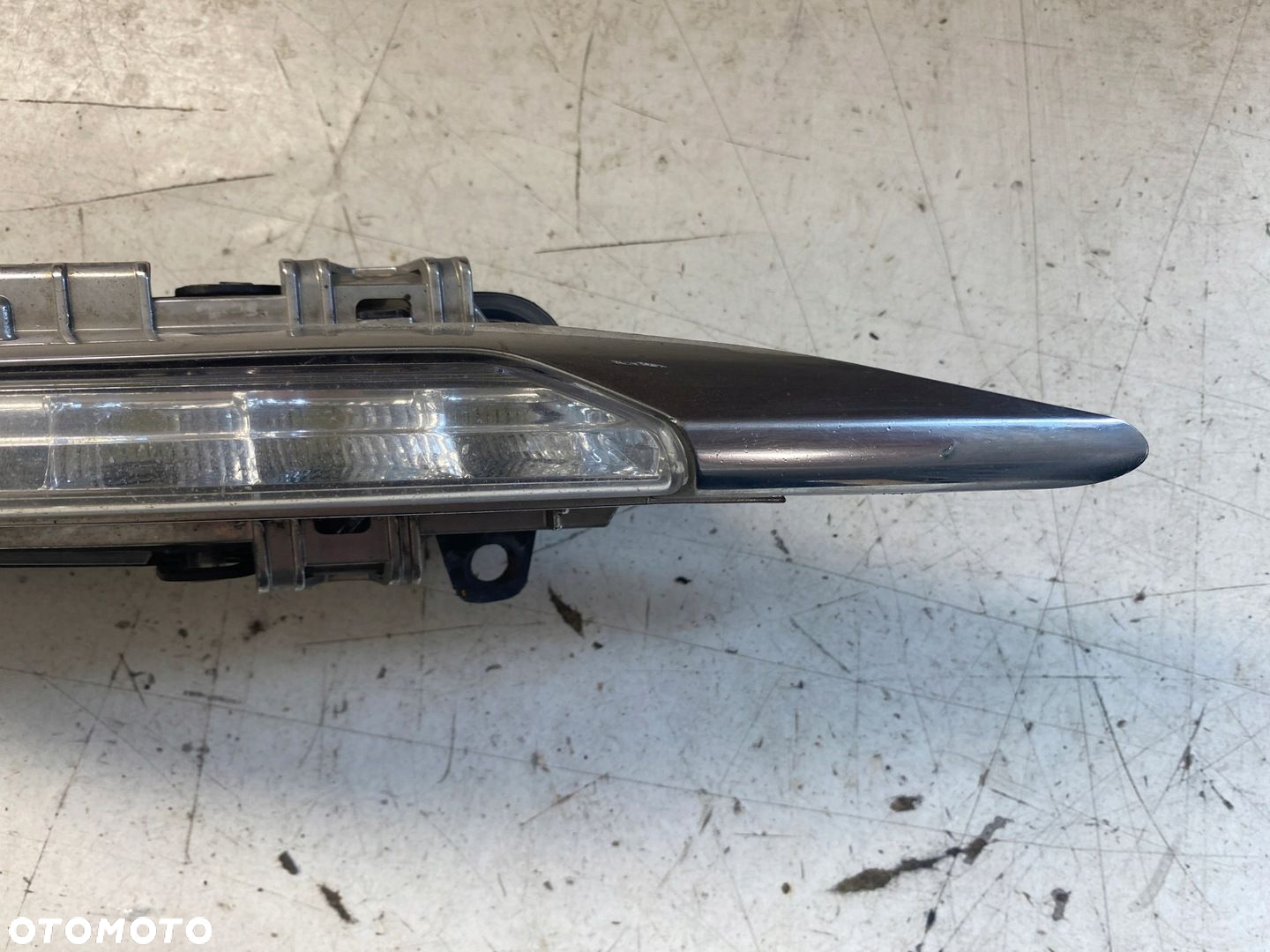 MERCEDES W221 LAMPA LED DRL PRAWY A2218201056 - 2