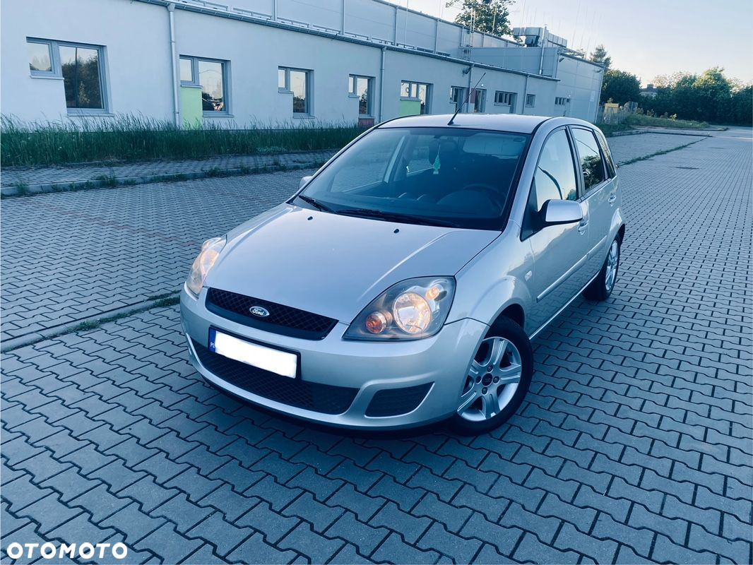 Ford Fiesta 1.3 Ambiente - 28