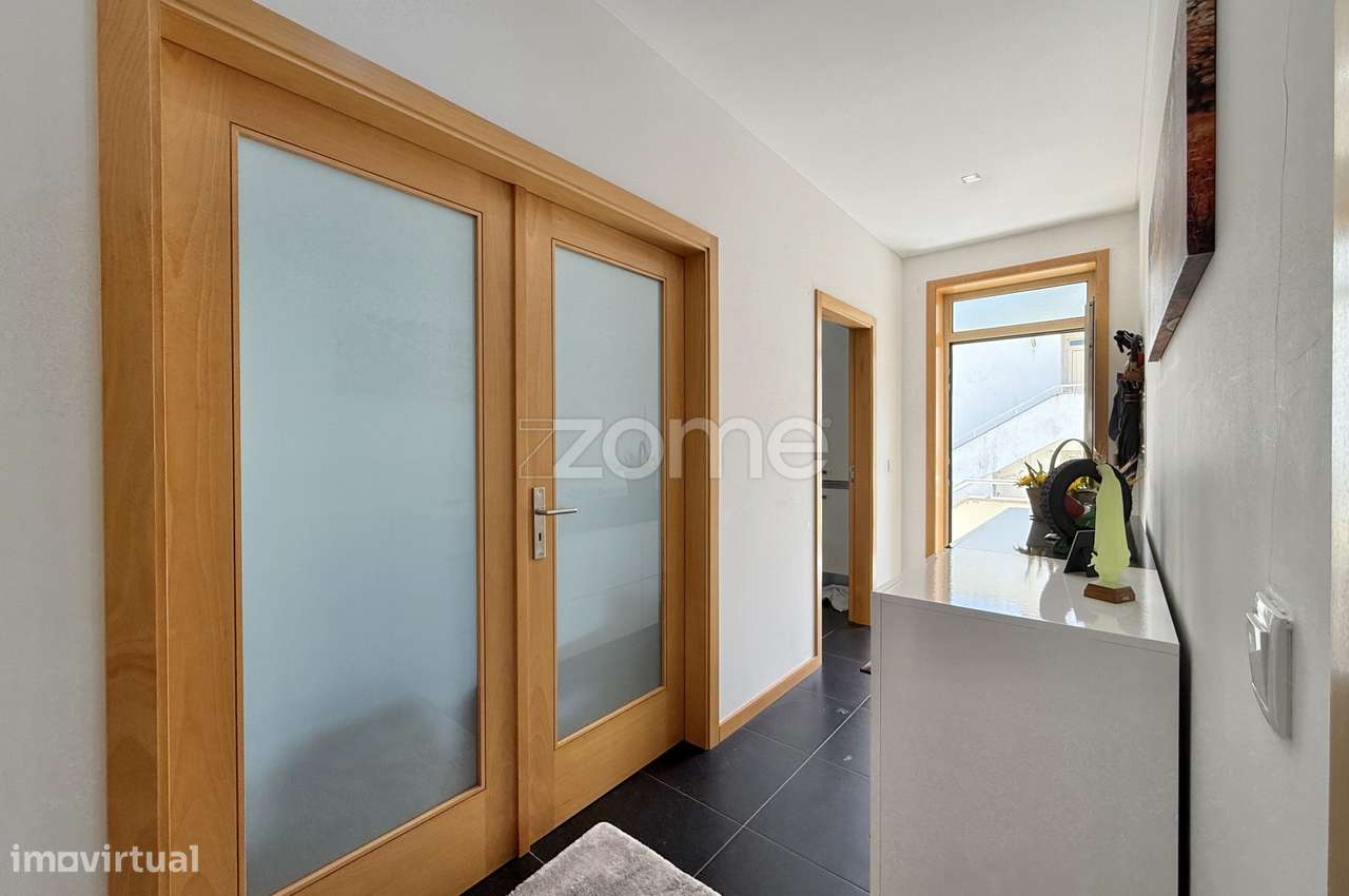 Andar moradia T3 em Arnoso (Santa Eulália) com garagem - Grande imagem: 4/32