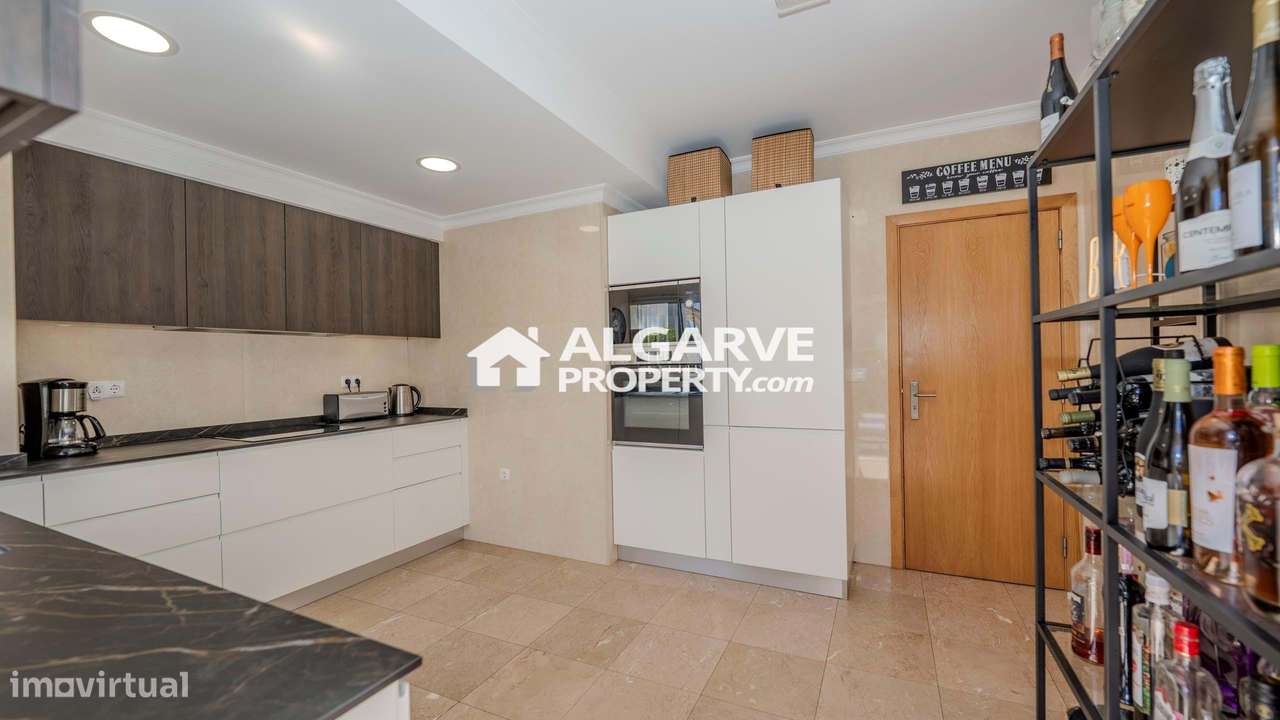 Bonita moradia V4 dentro do campo de golfe e perto de todas as comodid-7