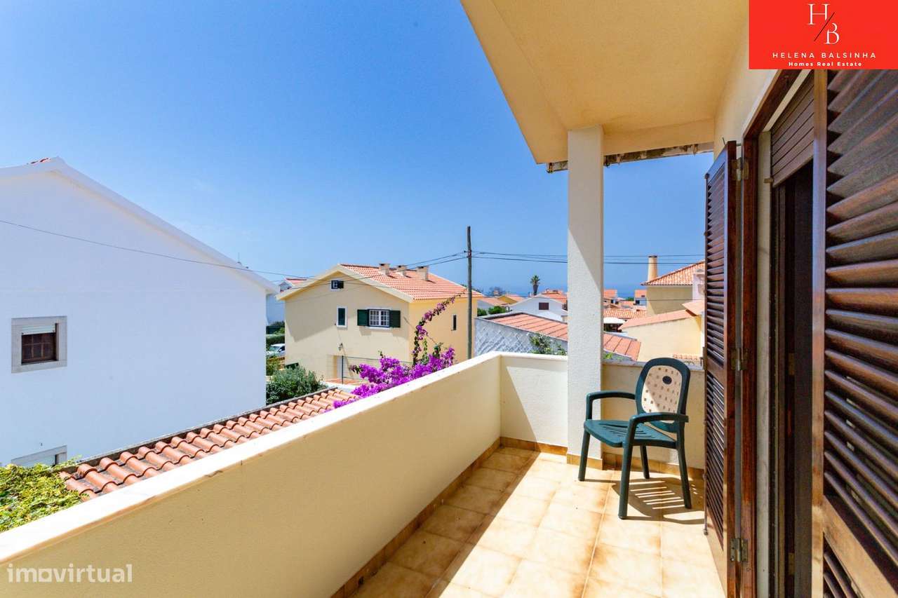 Bonita moradia V6, situada nos Casais de São Lourenço, junto à pra-43