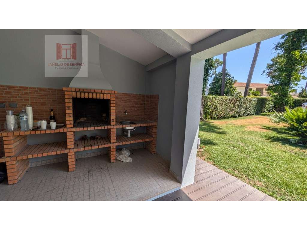 Herdade Aroeira, V4 c/ piscina e jardins-11