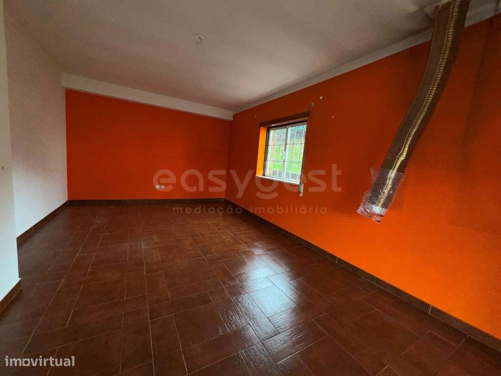 Moradia T3 em Serpins a 3 minutos da linha de metro - Grande imagem: 5/46